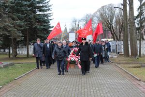 Родственники погибших солдат приняли участие в возложении цветов в Великих Луках