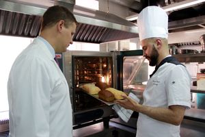 Как новый бизнес поселился в старом здании или История успеха великолучанина (ФОТО)