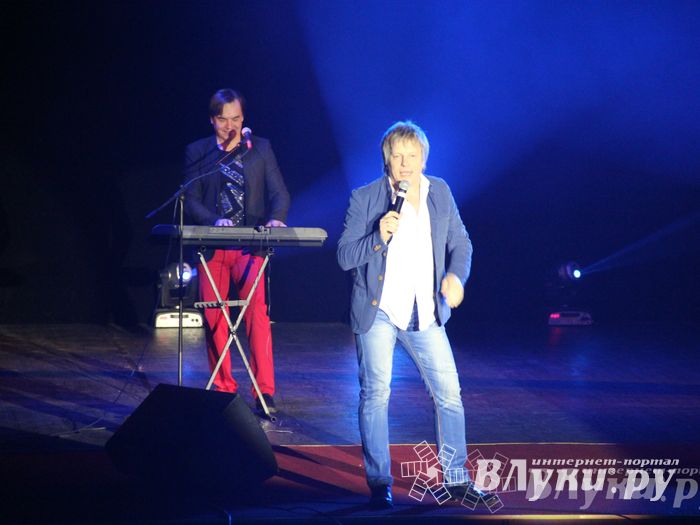 ДК ЛК Великие Луки: Две звезды в одном концерте (фото)
