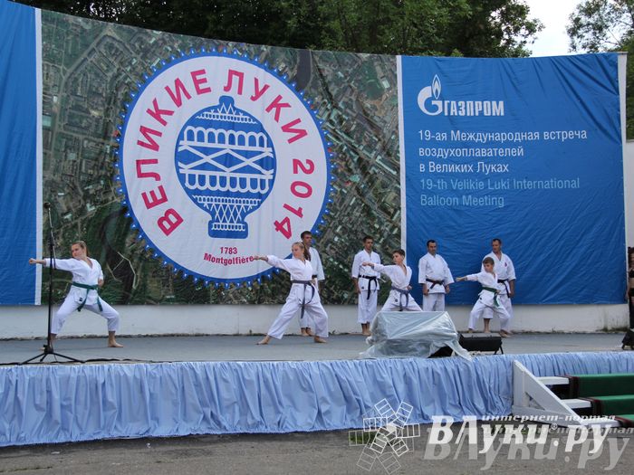 Открытие 19-й Международной встречи воздухоплавателей в Великих Луках