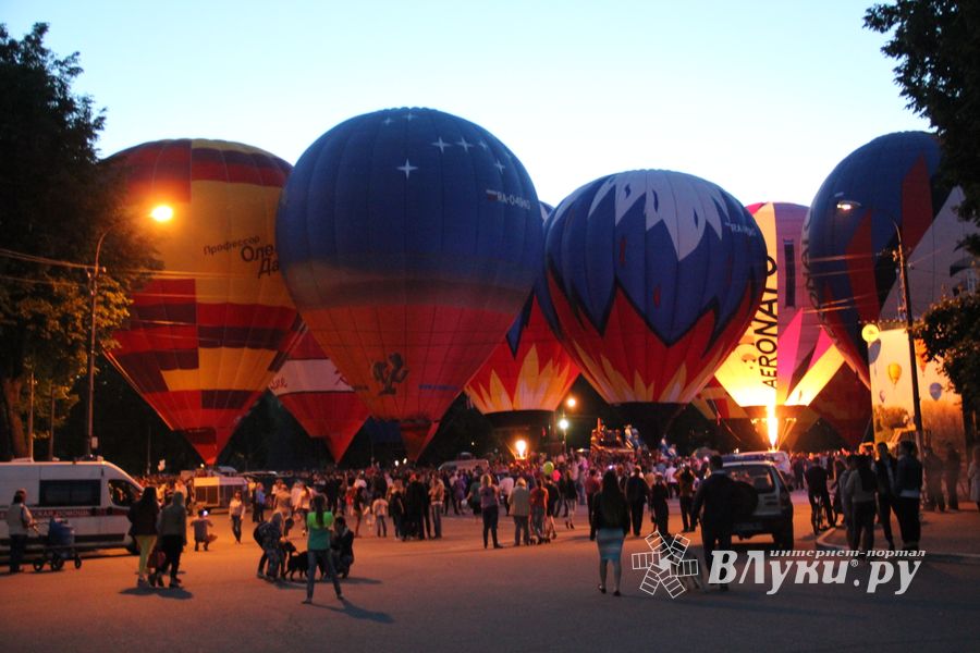 22-я Международная встреча воздухоплавателей завершилась традиционным ночным свечением аэростатов (ФОТО)