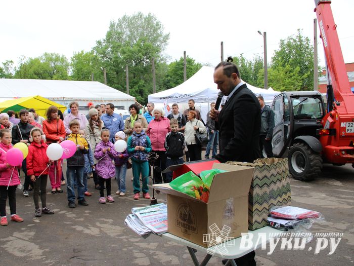 В Пскове проходит 22-ая универсальная выставка (фото)