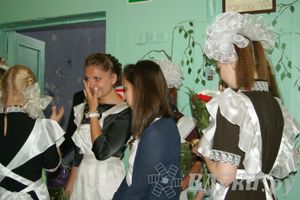 «Последний звонок» в школах Великих Лук