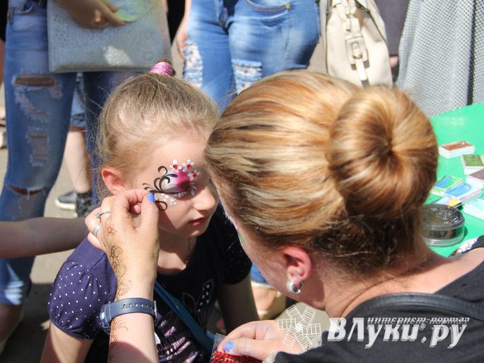 День защиты детей отпраздновали В Великих Луках (фото)