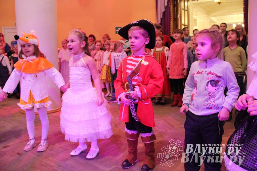 В городском ДК им. Ленина состоялась премьера музыкальной сказки «Буратино»