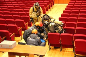 В Великих Луках «захватили заложников» (фото)