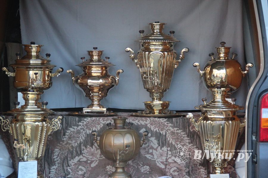 В Великих Луках прошла универсальная осенняя ярмарка (ФОТО)