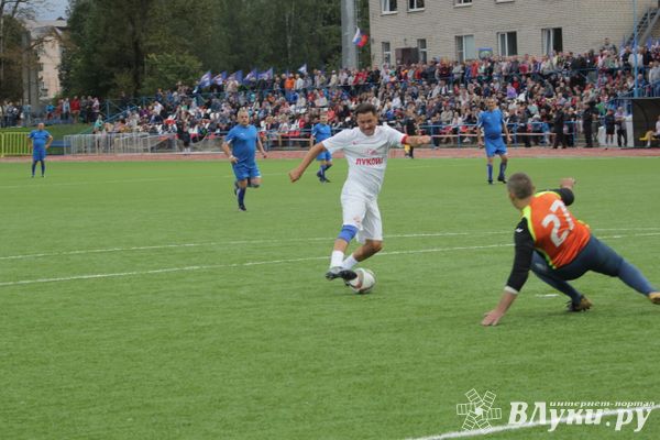 Матч ветеранов ФК «Спартак» и ветеранов великолукского футбола на «Экспрессе» (ФОТО)