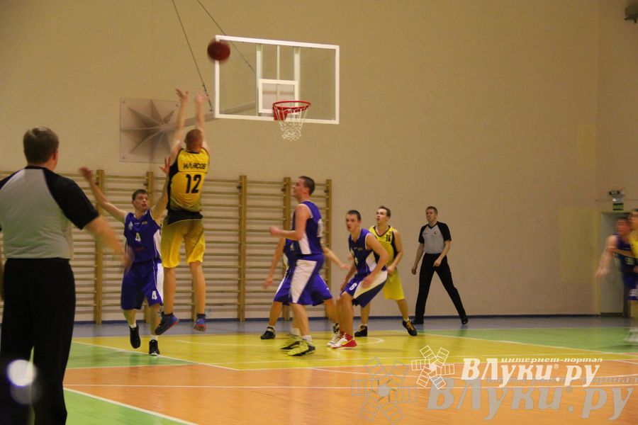 В Великих Луках проходят игры Чемпионата АСБ (фото)
