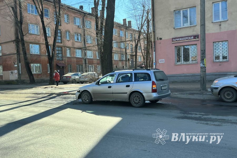 На проспекте Гагарина из-за ДТП затруднено движение (ФОТО)