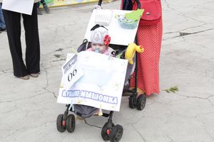 «Парад детских колясок» в День семьи, любви и верности (ФОТО)