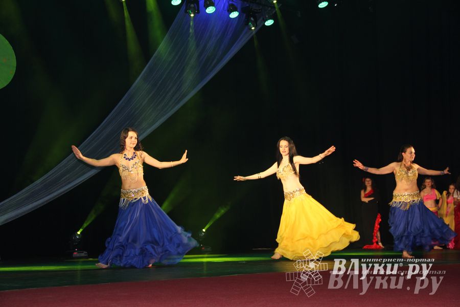 В ДК ЛК прошел музыкально-танцевальный спектакль «Босиком по млечному пути» (фото)