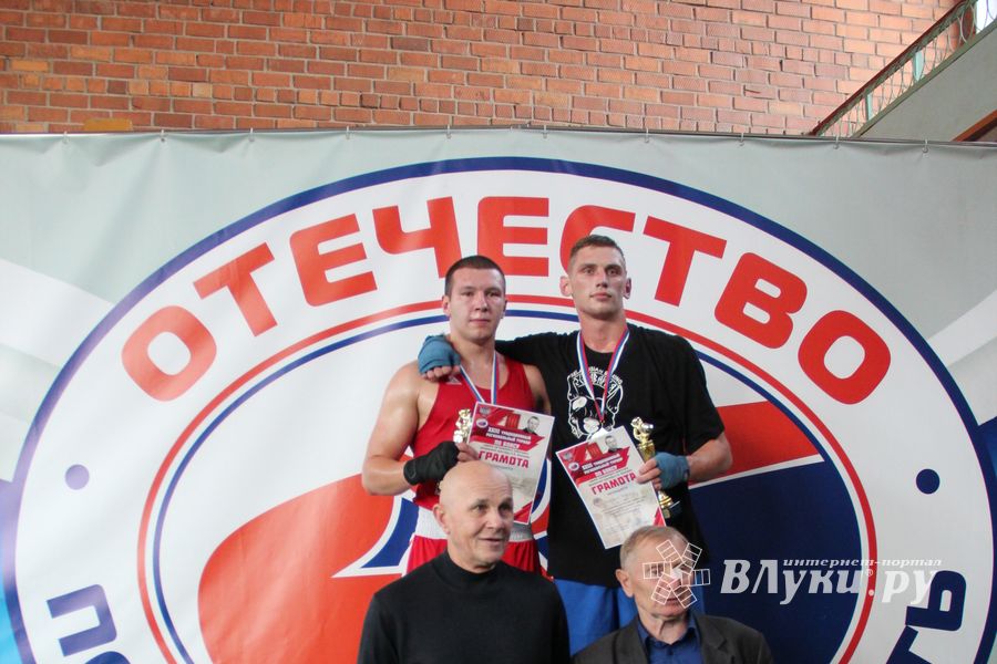 В Великих Луках прошел турнир по боксу памяти Е. Клевцова (ФОТО)