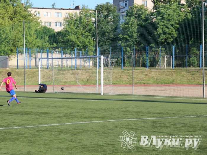 В Великих Луках команда «КПРФ» обыграла команду «Спартака» (фото)