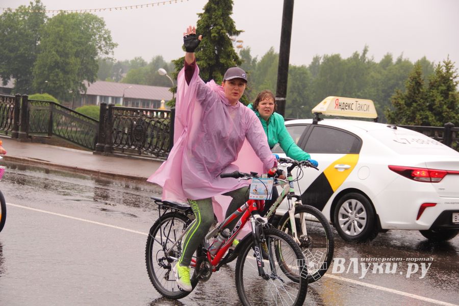 Зигзаг здоровья выполнили великолукские велосипедисты (ФОТО)