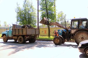 Фотофакт: пр-т Гагарина чистят