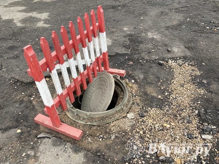 Пешеходам-великолучанам советуют не пользоваться смартфонами (ФОТО)