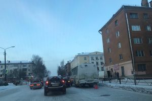 ФОТОФАКТ: На площади Калинина замерз автобус