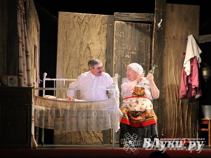 Народные артисты России выступили в Великих Луках (фото)