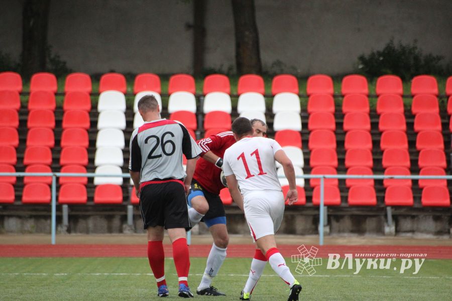 "Экспресс" (Великие Луки) - "Купол-ВДВ" (Псков)