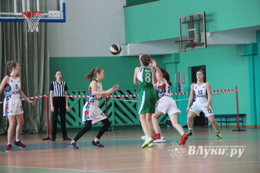 В Великих Луках прошли игры АСБ высшего дивизиона «Северо-Запад» среди женских команд (ФОТО)