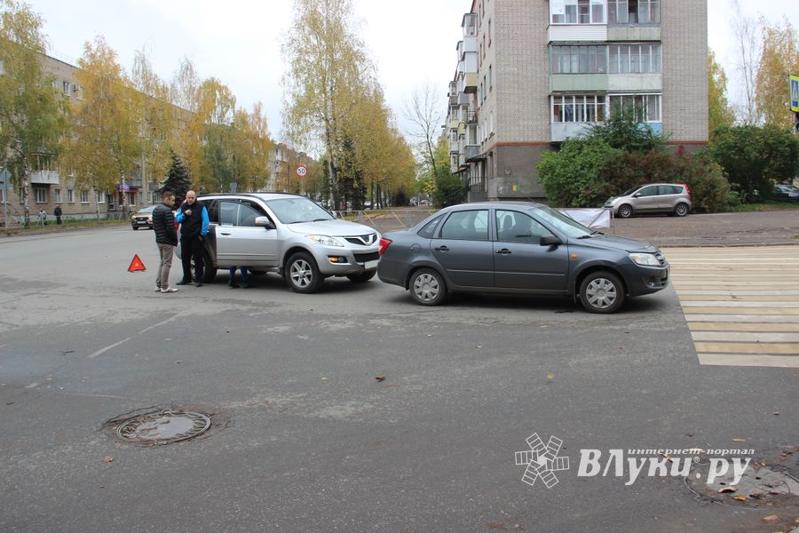 ДТП на перекрёстке Гагарина-Зверева (ФОТО)