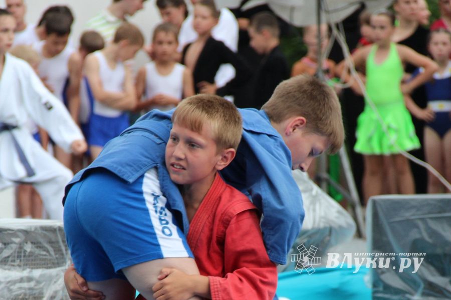 Открытие 18-й Международной встречи воздухоплавателей в Великих Луках (часть 2)