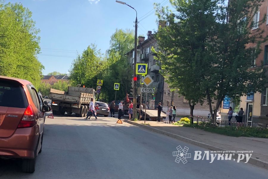 На проспекте Октябрьский ДТП (ФОТО)