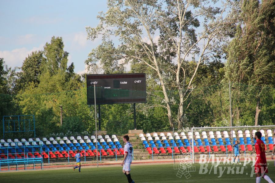  «Луки-Энергия» уступила в домашнем матче петербургской «Звезде» (фото)