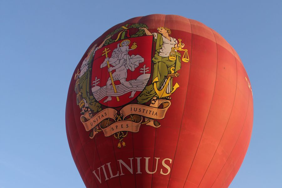 В Великих Луках открылась Международная юбилейная встреча воздухоплавателей (фото)