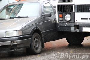 В Великих Луках столкнулись Фольксваген и ПАЗ (ФОТО)