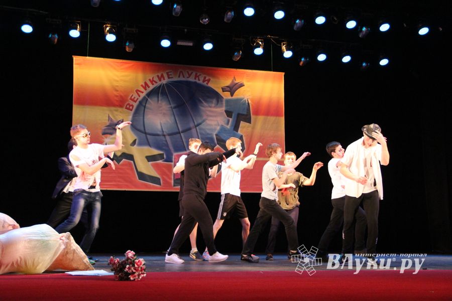 Осенняя игра КВН, посвященная 850-летию Великих Лук (фото)