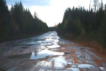 В России нашли самую «убитую» дорогу (фото)
