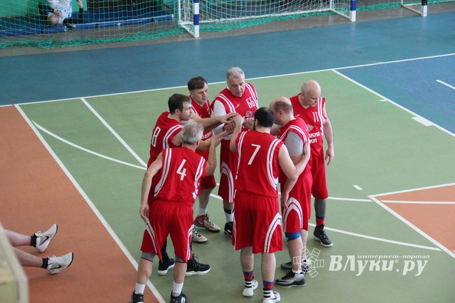 Великолучане одержали победу на межрегиональном турнире ветеранов баскетбола (ФОТО)
