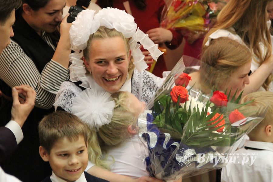 В Великих Луках прошли «Последние звонки» (ФОТО)