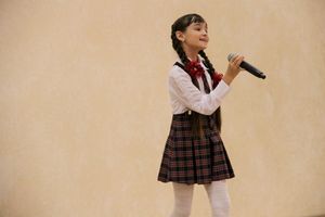 Великолукским учителям признались в любви (ФОТО)