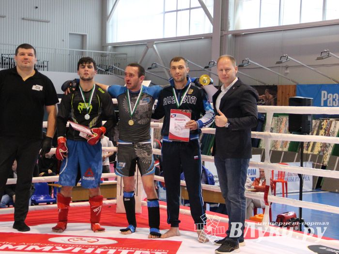 Открытый кубок по смешанному боевому единоборству ММА прошел в Великих Луках (ФОТО)