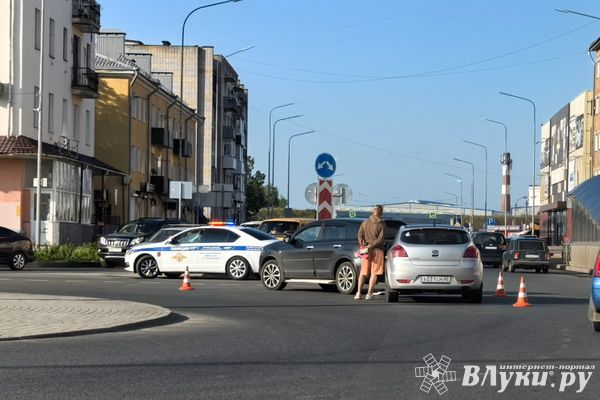 В Великих Луках произошло ДТП