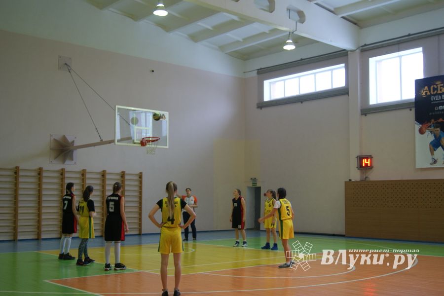 Великолучанки завоевали «серебро» на традиционном турнире по баскетболу (ФОТО)