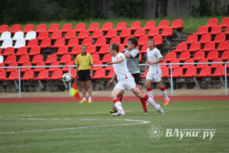 "Экспресс" (Великие Луки) - "Купол-ВДВ" (Псков)