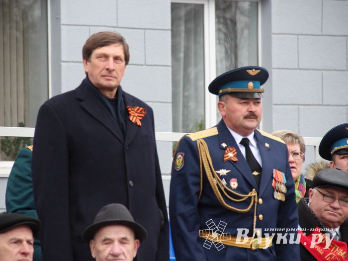 В Великих Луках прошел Парад Победы (ФОТО)