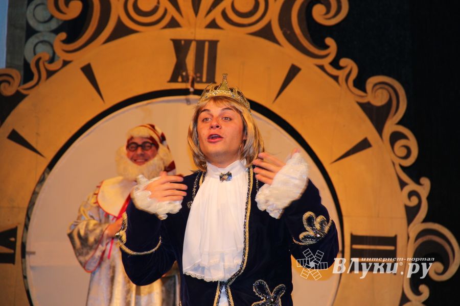 «Принцессу на горошине» и «Свинопаса» показал Великолукский драматический театр (фото)