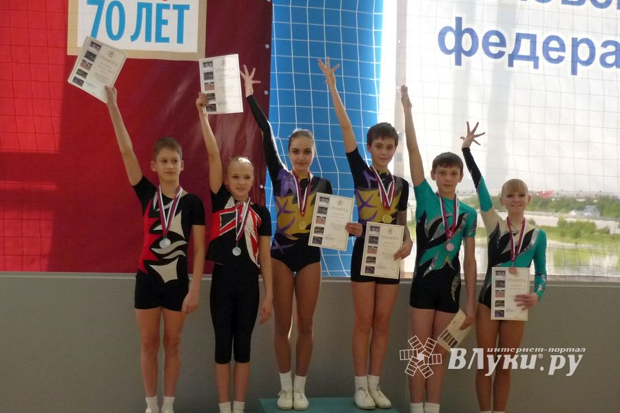 Великолукские спортсмены заняли призовые места на Первенстве области по спортивной аэробике (фото)