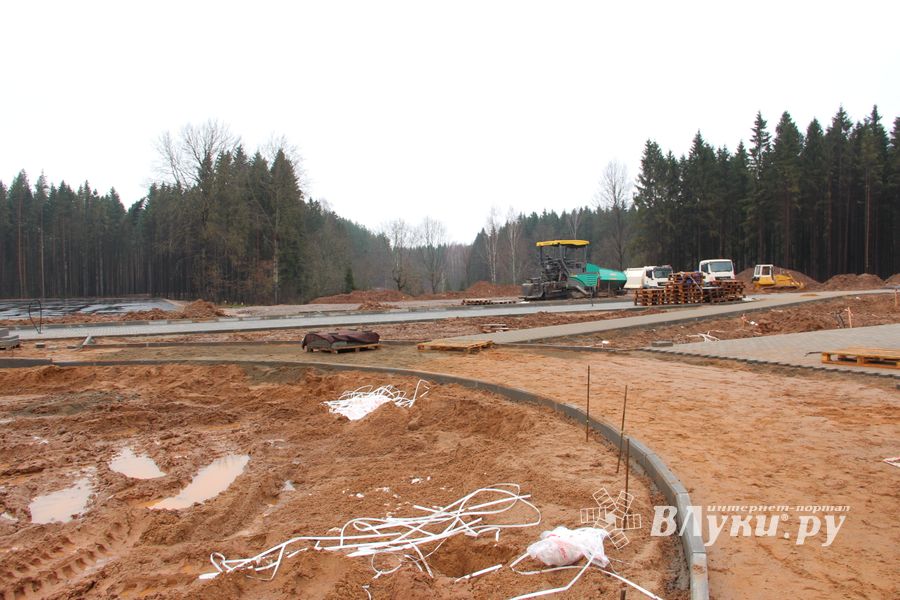 В медленном строительстве великолукского велоцентра виноват дождь (ФОТО)