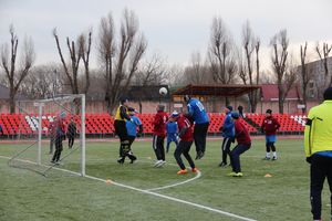 Боевая ничья в памятном футбольном матче (ФОТО)