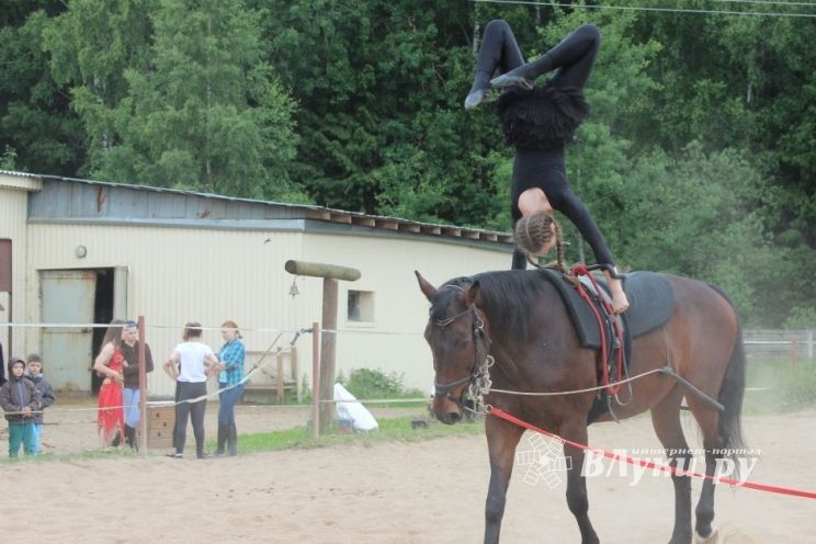 Увлекательную экскурсию для детей организовал Общественный совет при УМВД России по Псковской области (фото)