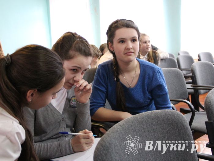 Школьники  отвечали на вопросы о великолукских спортсменах