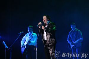 В ДК ЛК состоялся концерт Юрия Михайлова