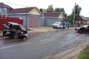В Великих Луках гаишник, устроивший аварию с такси, пойдет под суд (ФОТО)