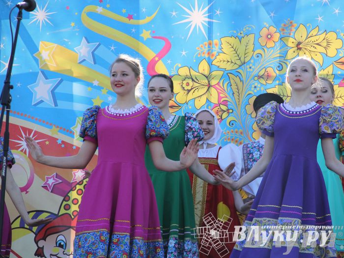 Традиционная весенняя ярмарка прошла в Великих Луках